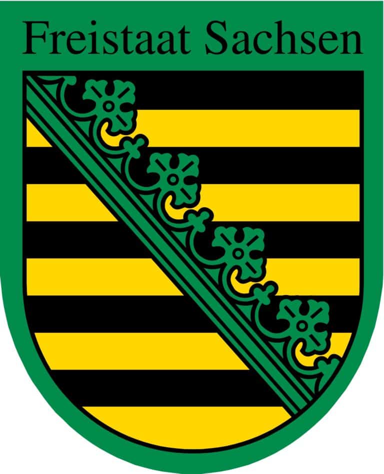 Auf dem Bild ist das Wappen des Freistaates Sachsen zu sehen