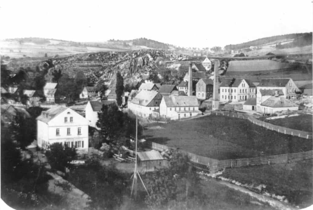 Schwarz-Weiß Bild mit Aussicht auf die "Wiener Spitze"