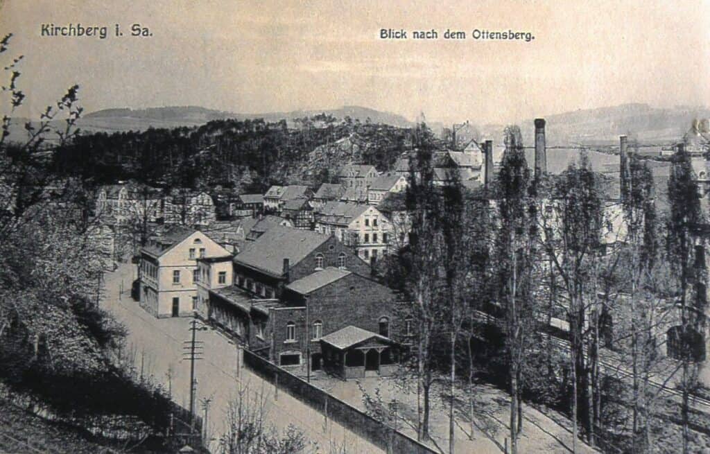 Schwarz-Weiß Bild mit Blick auf den Ottensberg
