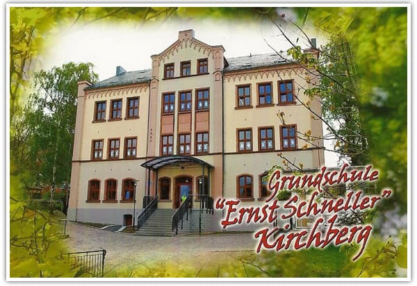Auf dem Bild ist die Grundschule "Ernst Schneller" von außen zu sehen