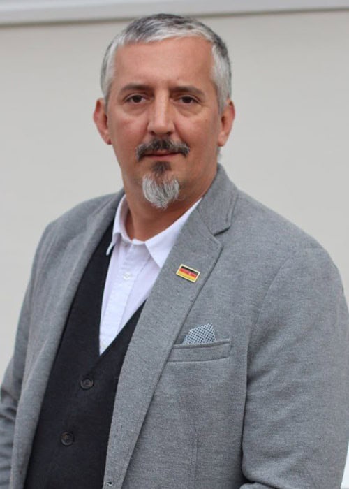 Auf dem Bild ist Tobias-Kurt Rolf zu sehen