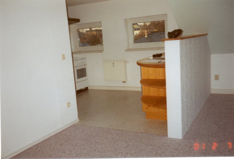 Auf dem Bild ist ein Ausschnitt einer Küche zu sehen