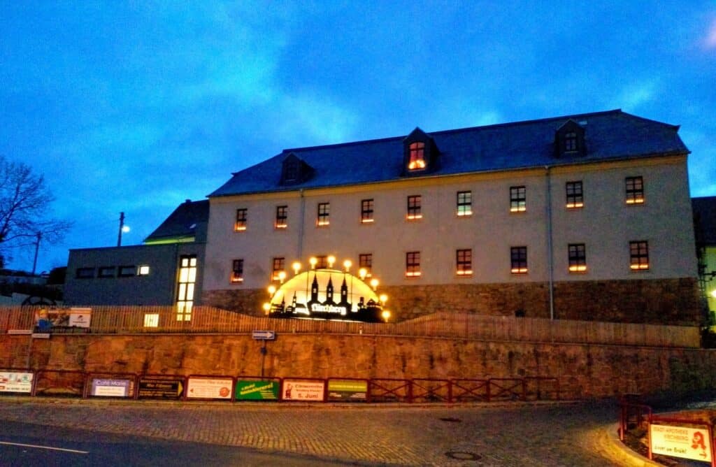 Meisterhaus in Kirchberg mit Schwibbogen